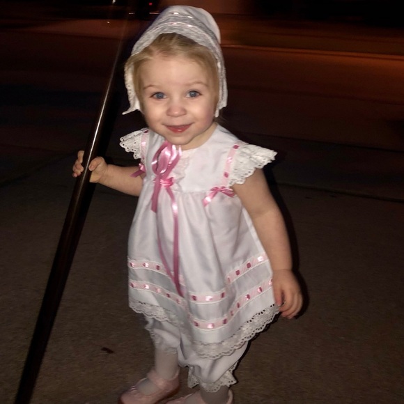 NWOT Handmade Vintage Heirloom-Style Baby Pinafore, Bonnet, and Bloomers Set - Picture 7 of 7